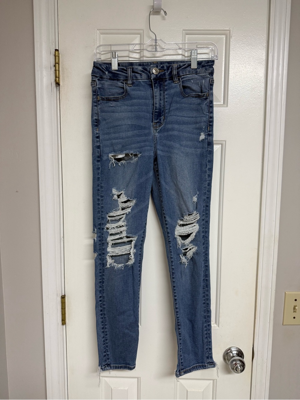 AE Women’s Distressed Skinny Jeans - Blue